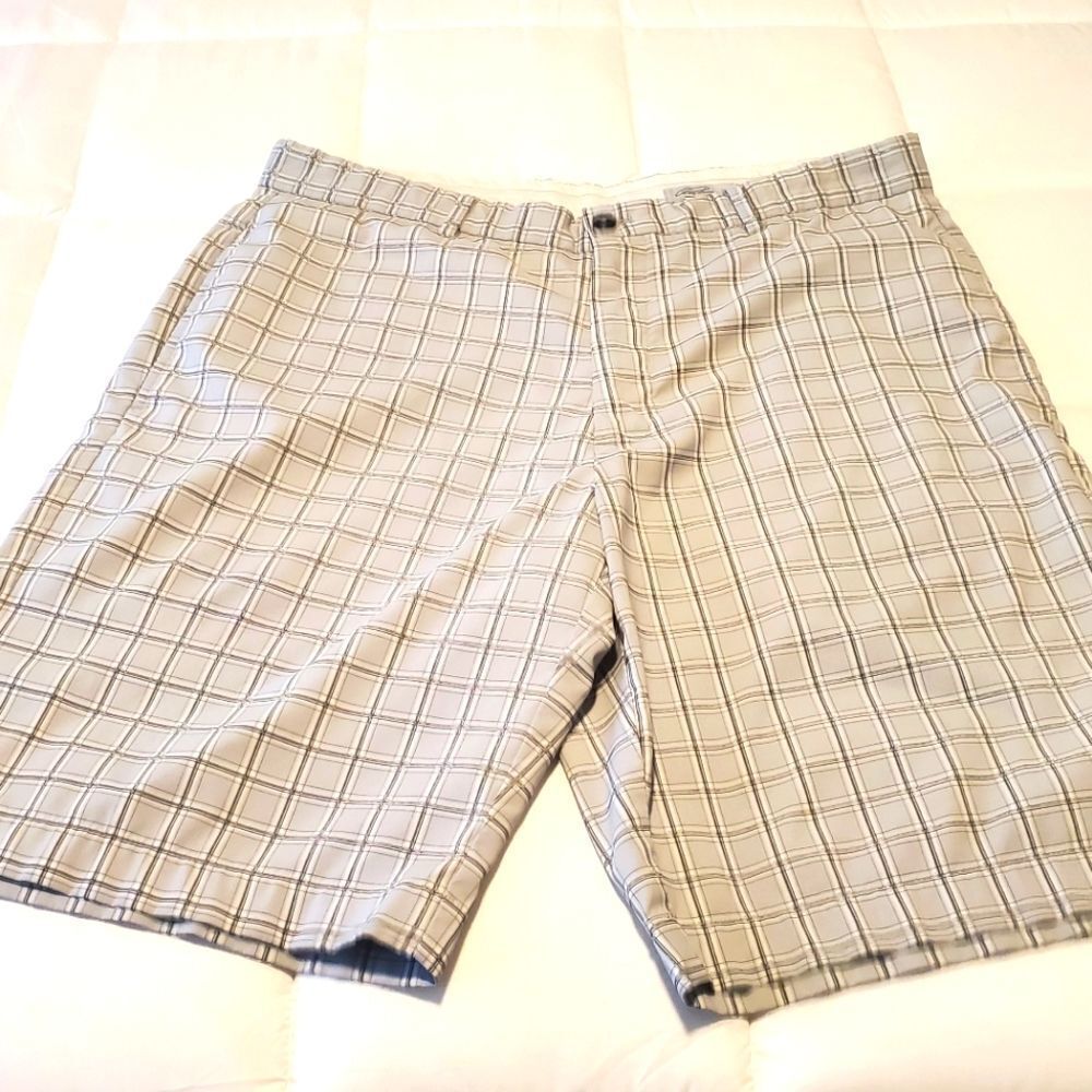 Golf shorts Greg Norman Size 34
